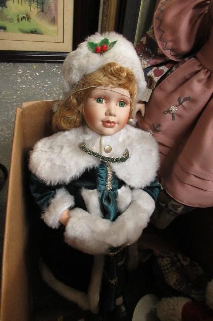 FIVE MODERN PORCELAIN DOLLS Image