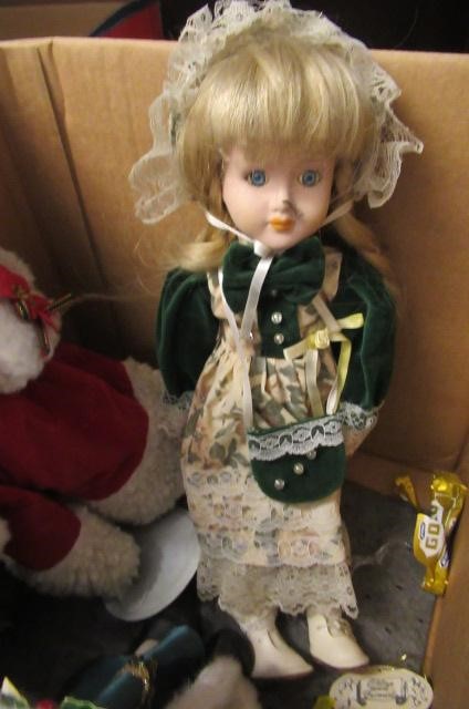 FIVE MODERN PORCELAIN DOLLS Image