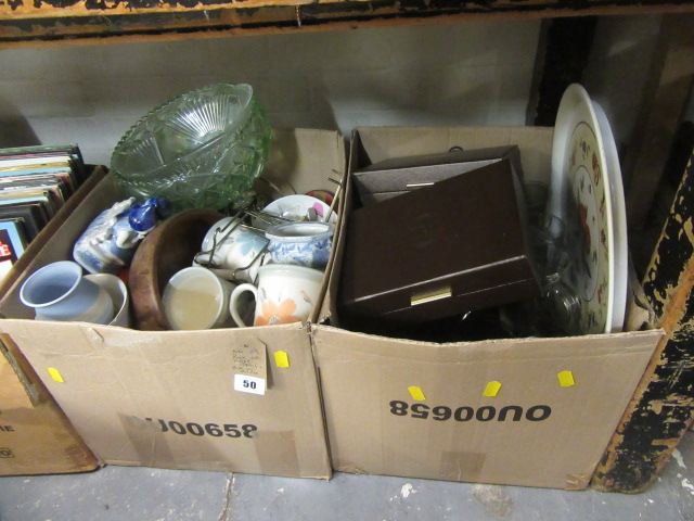 BOX OF MISCELLANEOUS ITEMS AND A BOX OF GLASS INCLUDING WEBB CRYSTAL Image