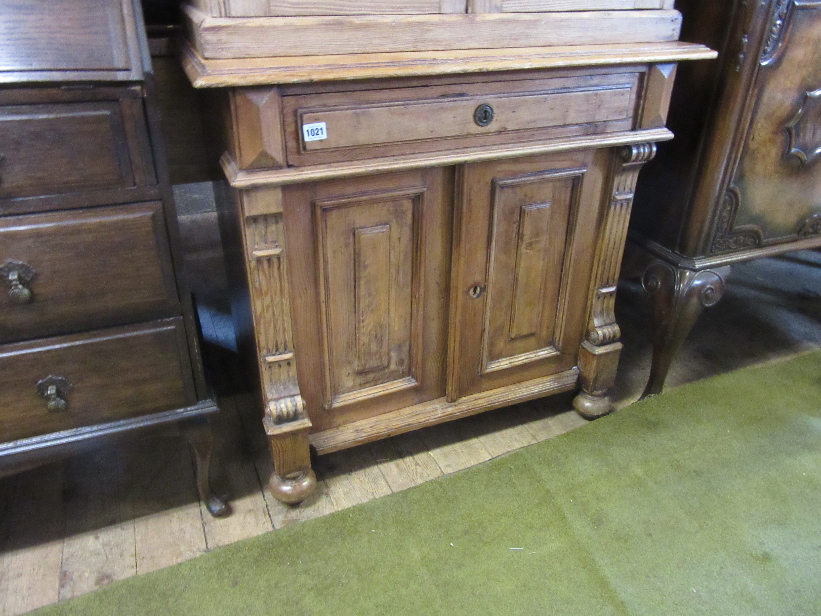 CONTINENTAL PINE CUPBOARD WITH DRAWER Image