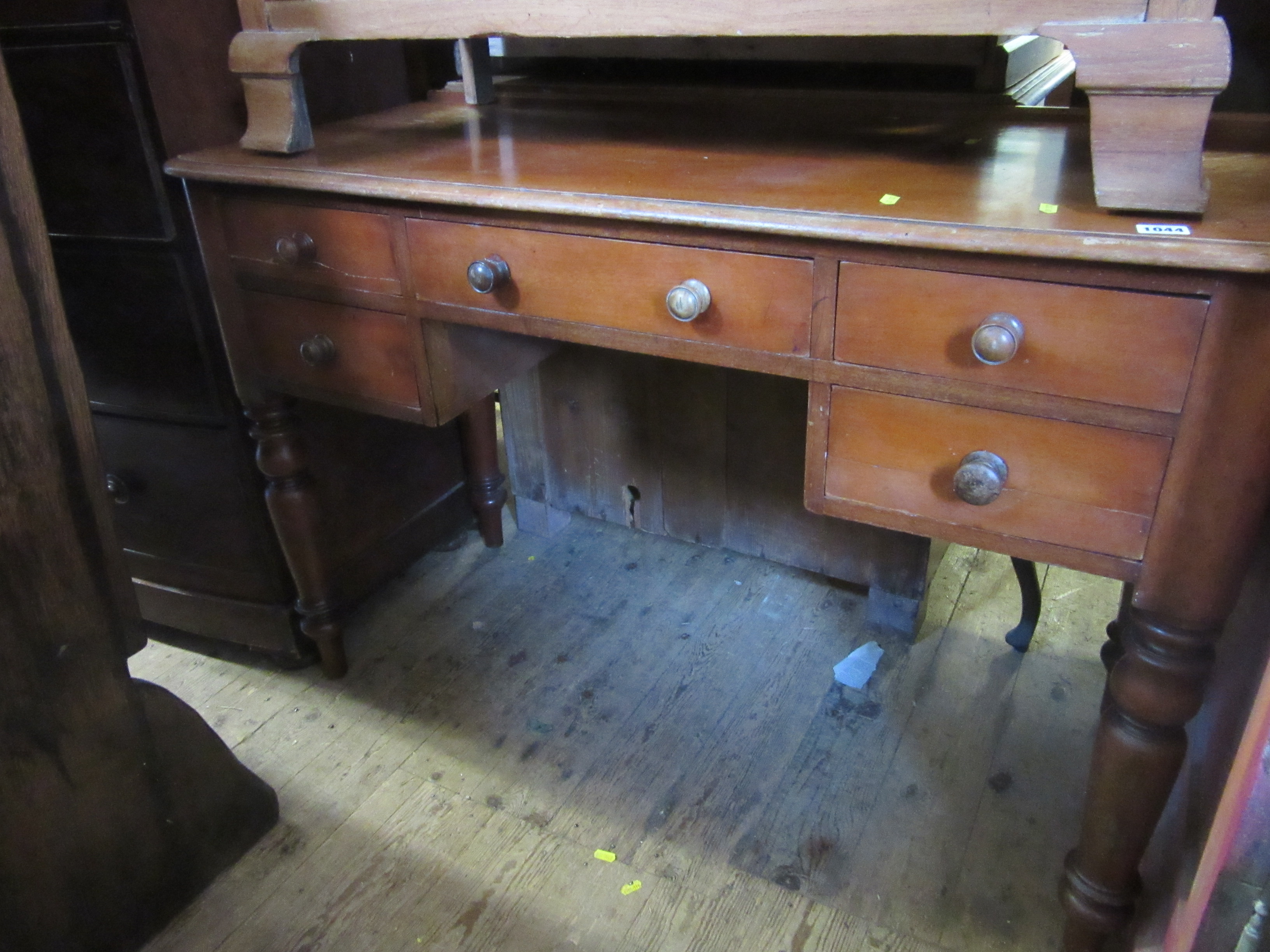 MAHOGANY PEDESTAL DESK Image