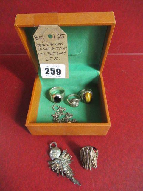 BLACK STONE AND TIGER'S EYE SET SILVER RINGS ETC Image