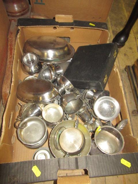 BOX OF METALWARE Image