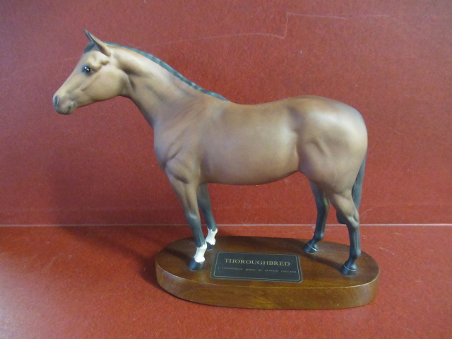 BESWICK RACEHORSE ON PLINTH Image