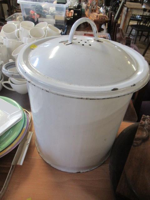 ENAMEL BREAD BIN Image
