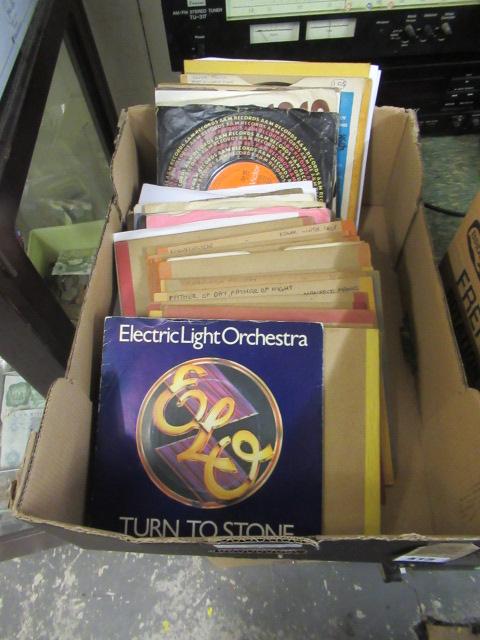 BOX OF 1970S 45 RPM RECORDS INCLUDING ELO, EAGLES AND McCARTNEY Image