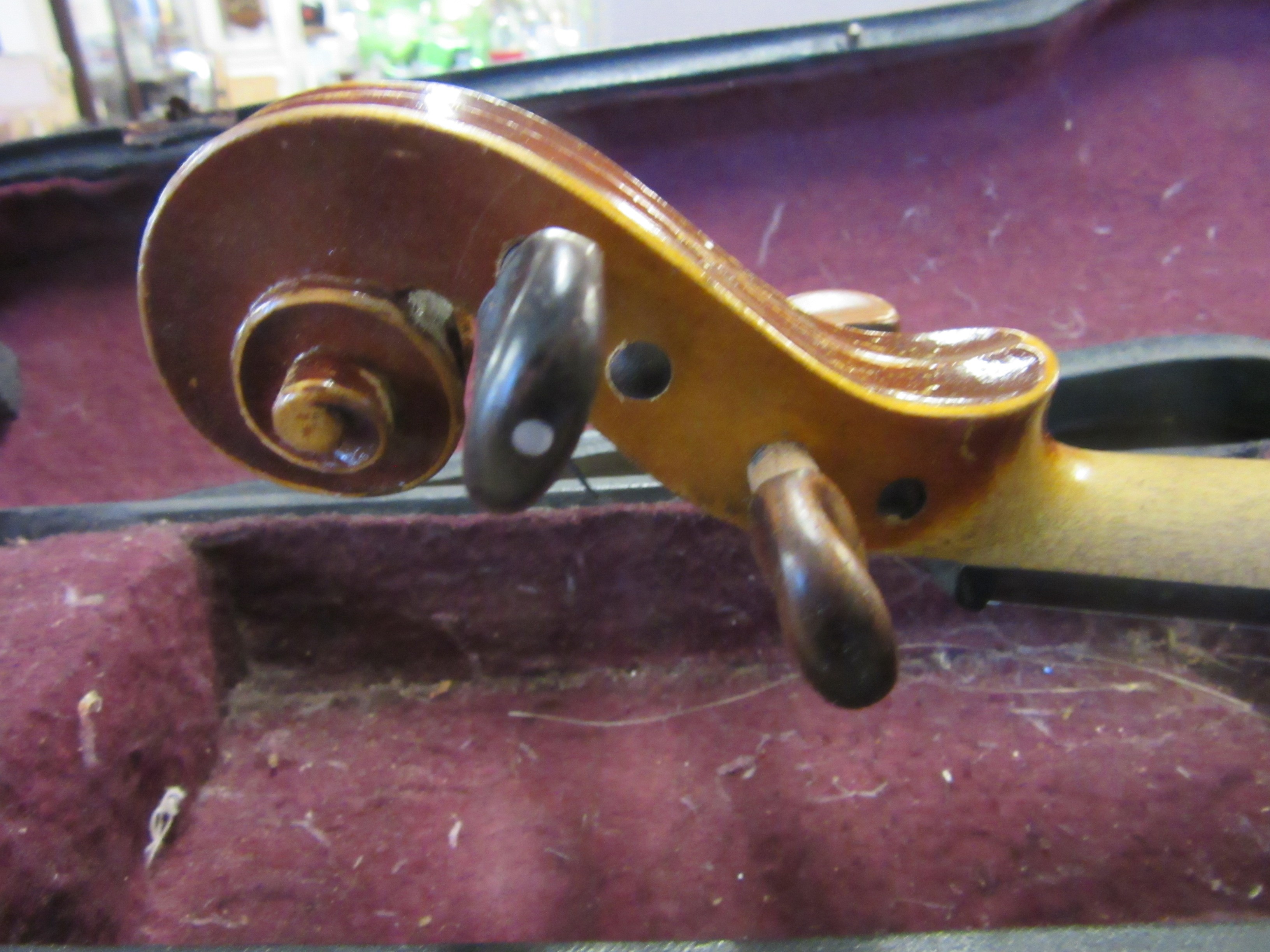 CASED VIOLIN Image