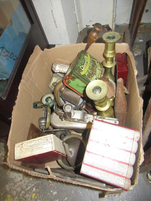 BOX OF METALWARE ETC Image