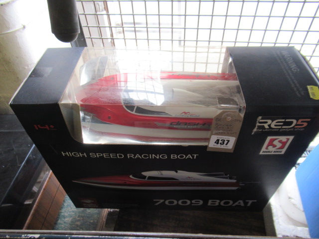 BOXED RADIO CONTROL SPEEDBOAT Image