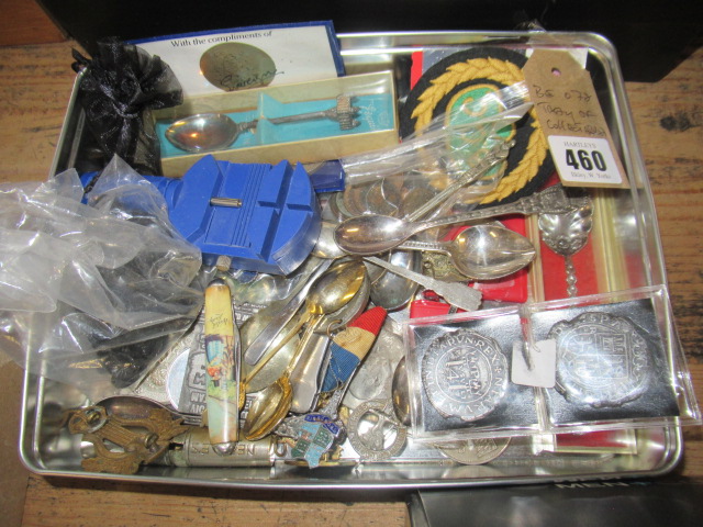 TRAY OF COLLECTABLES Image
