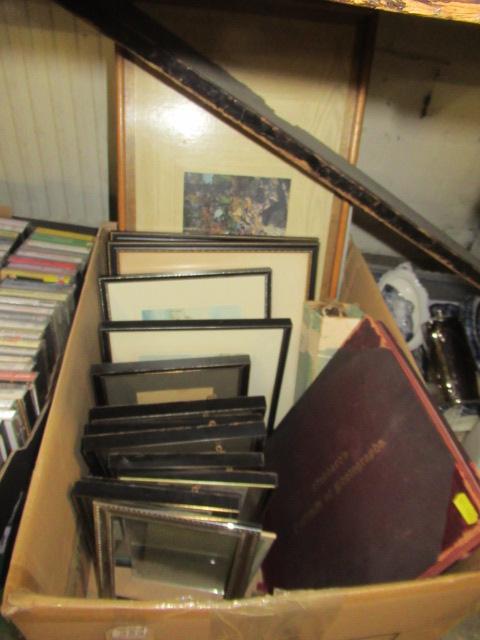 BOX OF MISCELLANEOUS INCLUDING PICTURES Image