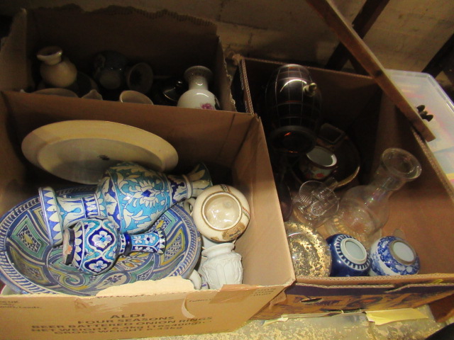 THREE BOXES OF GLASS AND CERAMICS Image