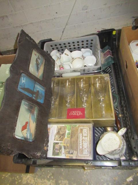 BOX OF MISCELLANEOUS INCLUDING CERAMICS AND GLASS Image