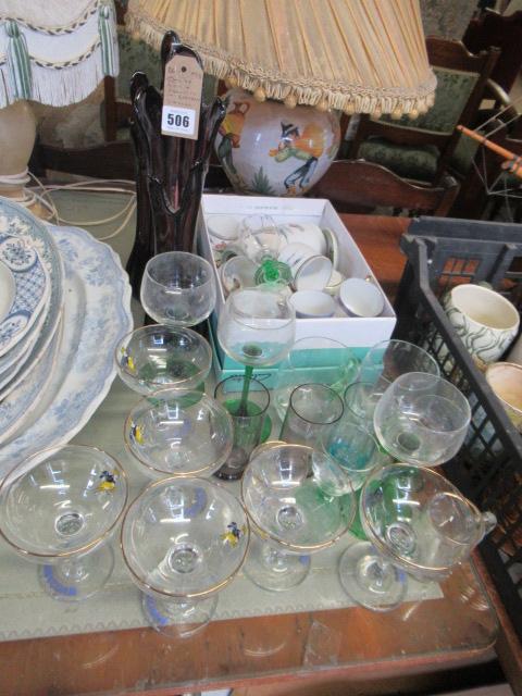 QUANTITY OF GLASS AND CERAMICS INCLUDING BABYCHAM GLASSES Image