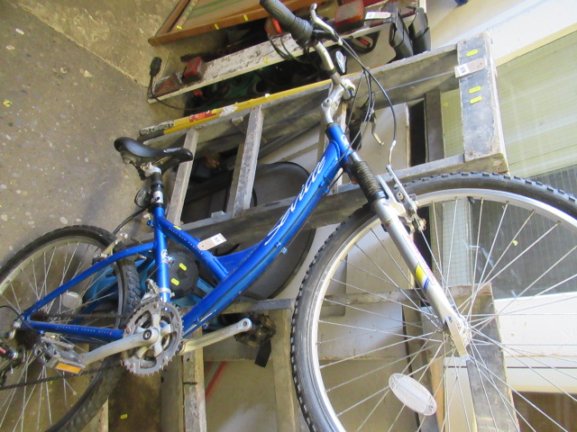 MOUNTAIN BIKE WITH SHIMANO GEARS Image