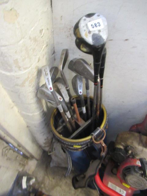 GOLF BAG AND CLUBS Image