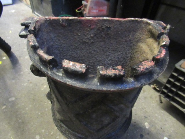 CAST IRON HOPPER Image