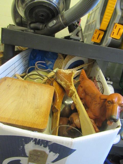 BOX OF COLLECTABLES INCLUDING SPICE RACK Image