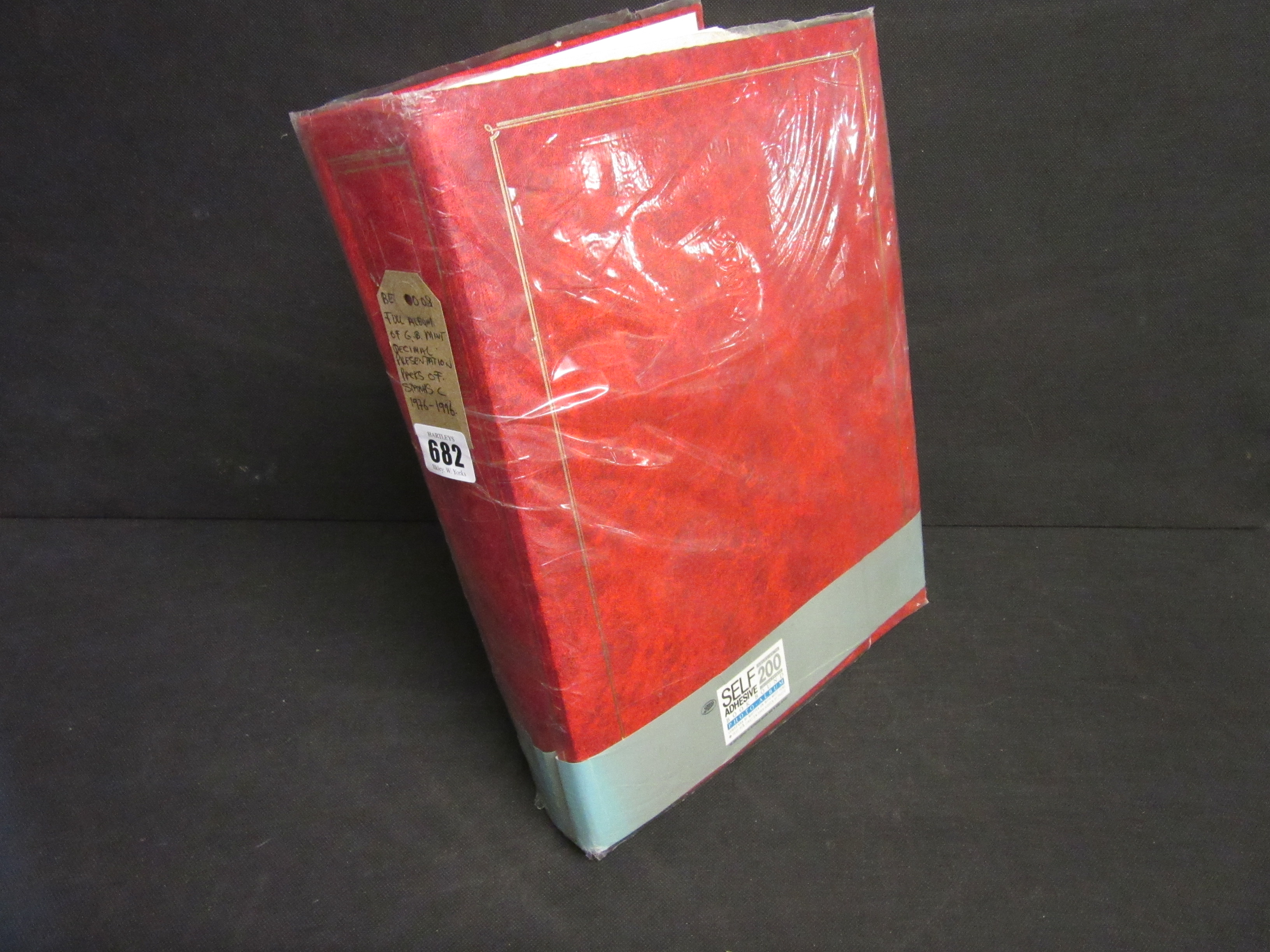 FULL ALBUM OF GB MINT DECIMAL PRESENTATION PACKS OF STAMPS CIRCA 1976-1996 Image