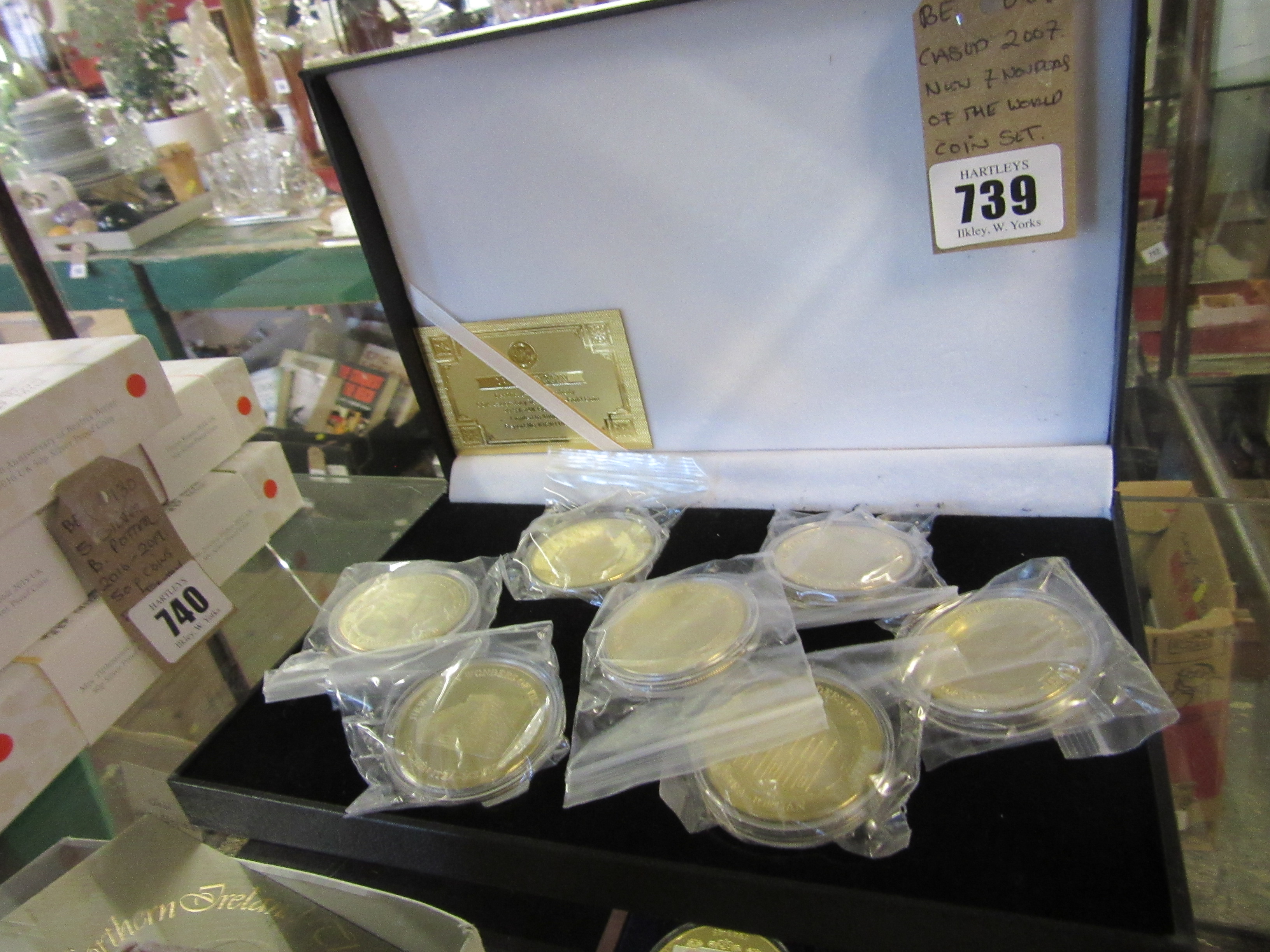 CASED 2007 NEW SEVEN WONDERS OF THE WORLD COIN SET Image