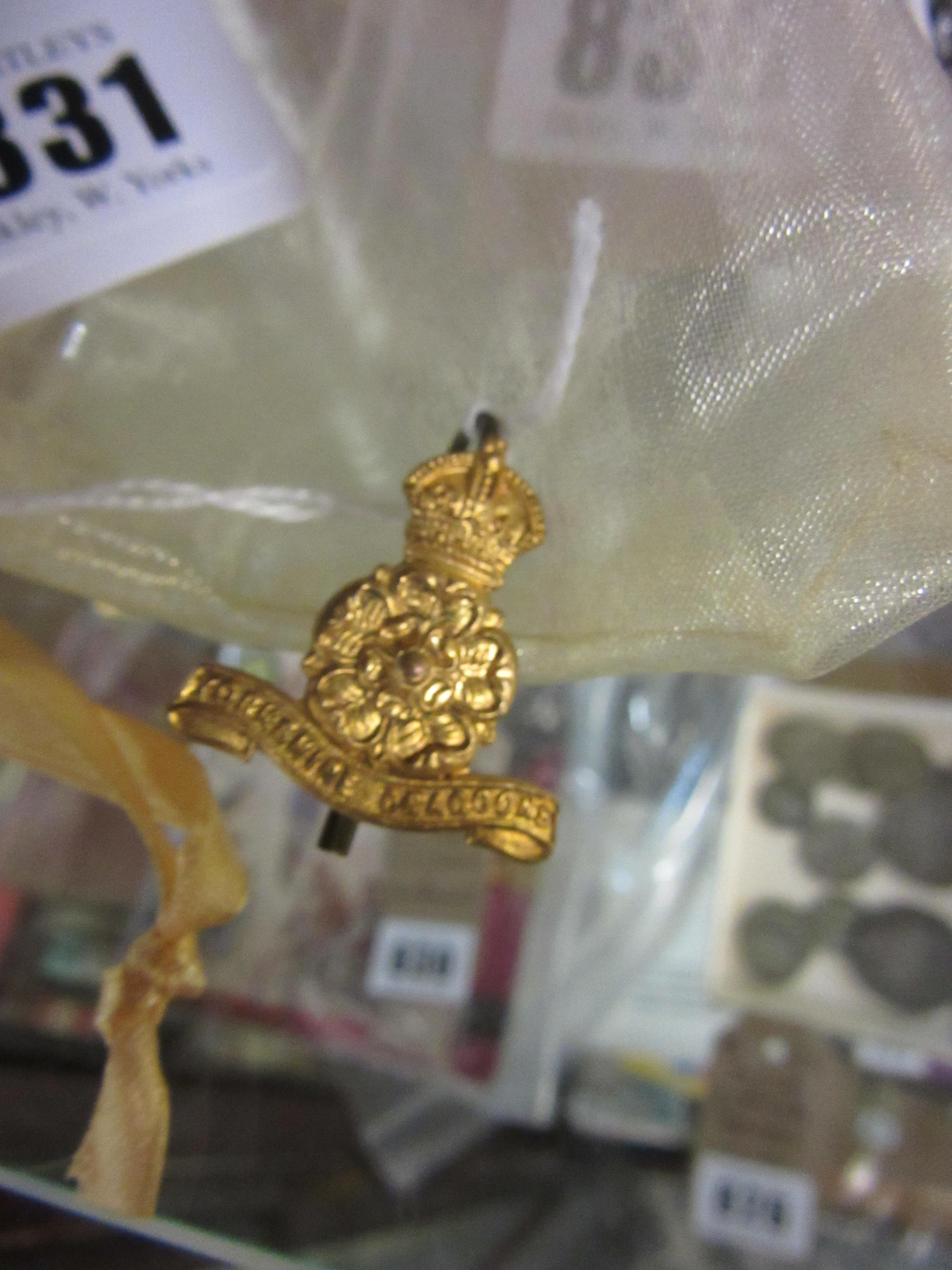 YORKSHIRE DRAGOONS MILITARY CAP BADGE Image