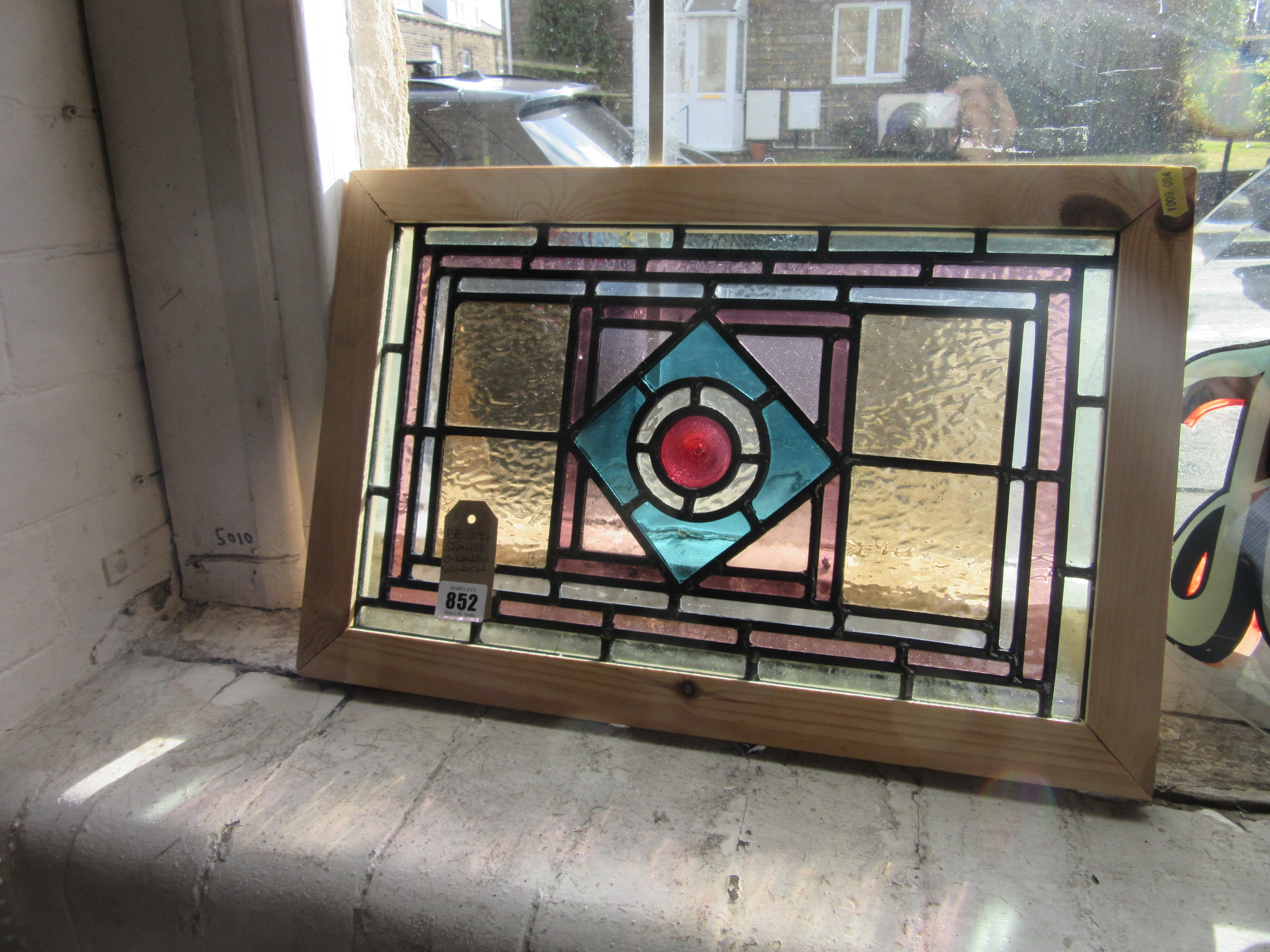 STAINED GLASS WINDOW Image