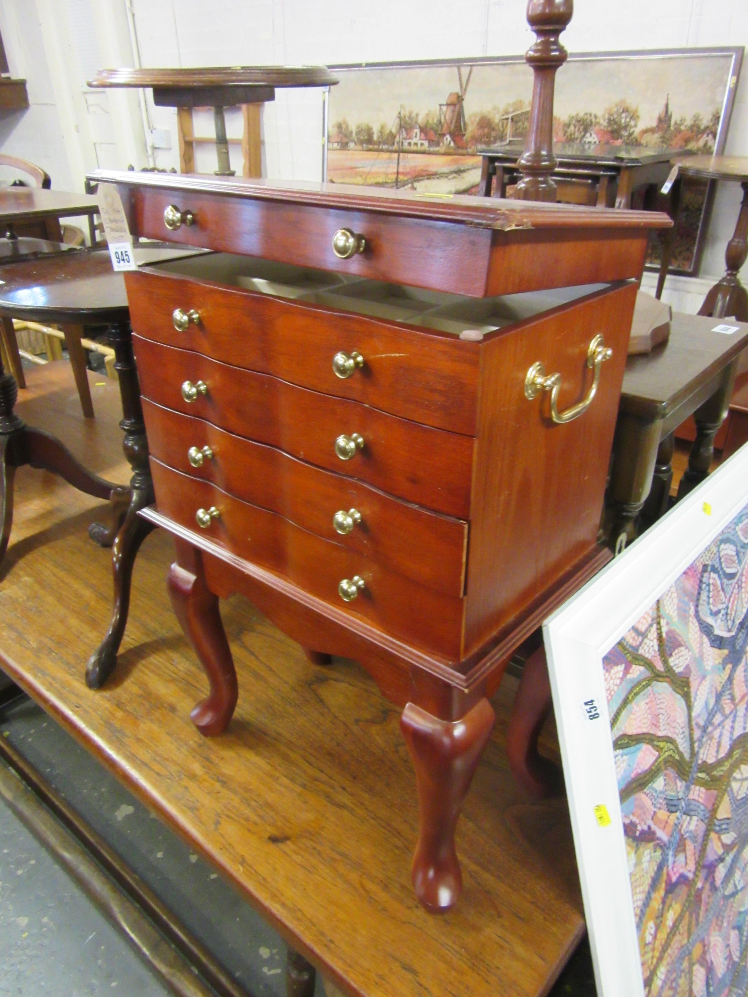 STANDING JEWELLERY CHEST Image