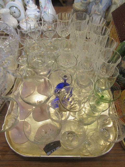 TRAY OF GLASSES Image