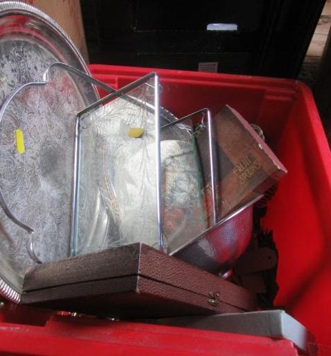 BOX OF METAL WARE Image