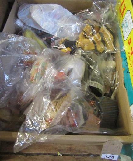 VARIOUS MINIATURE WORLD DOLLS Image