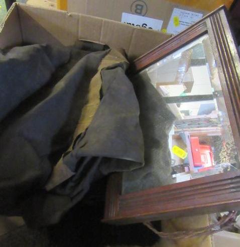 BOX OF VINTAGE STANDS ETC Image