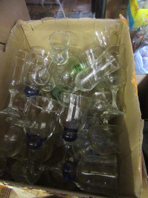 BOX OF GLASSES Image