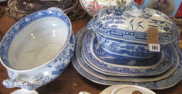 QUANTITY OF BLUE AND WHITE POTTERY Image