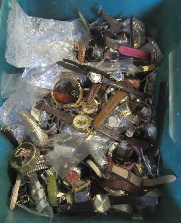 LARGE BOX OF WATCHES Image