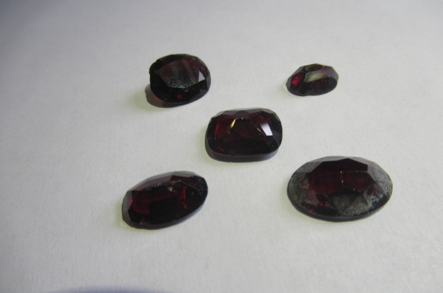 FIVE GARNETS (4.5g) Image