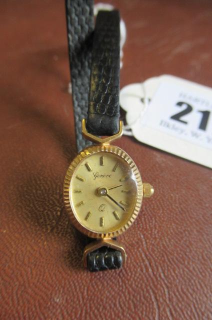 LADIES 9CT GOLD CASED WRISTWATCH Image