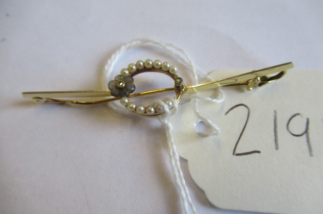 15CT GOLD AND SEED PEARL BAR BROOCH Image