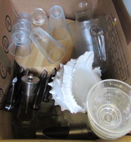 BOX OF MISCELLANEOUS ITEMS Image