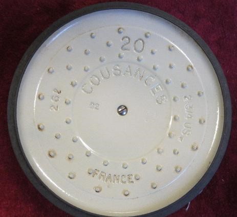 BOX OF LE CREUSET DISHES ETC Image