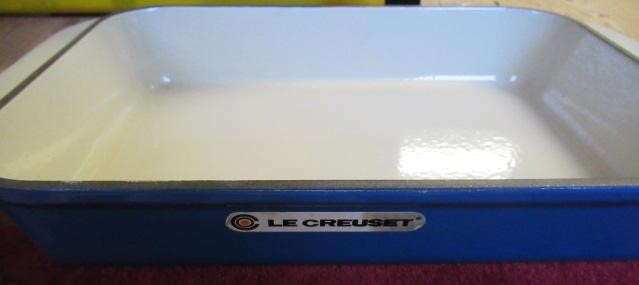 BOX OF LE CREUSET DISHES ETC Image