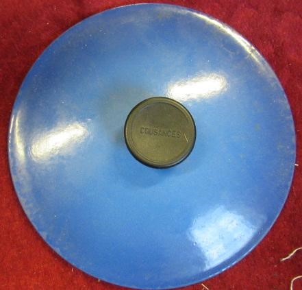 BOX OF LE CREUSET DISHES ETC Image