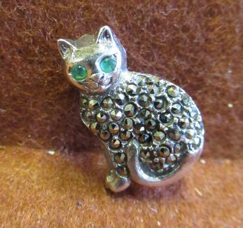 SILVER AND MARCASITE CAT BROOCH Image
