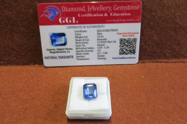 LOOSE NATURAL EMERALD CUT TANZANITE 10.16 CARATS Image