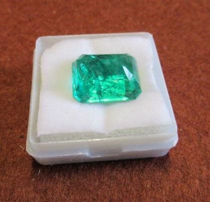 LOOSE NATURAL EMERALD 10.47 CARATS Image