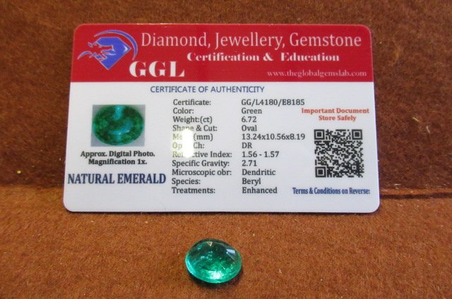 LOOSE NATURAL OVAL EMERALD 6.72 CARATS Image