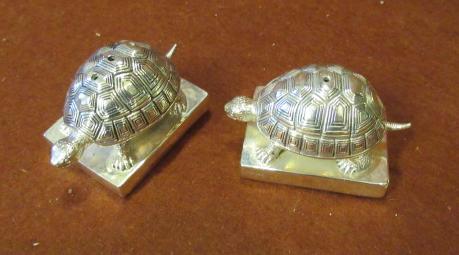 SILVER PLATED TURTLE CRUET SET Image