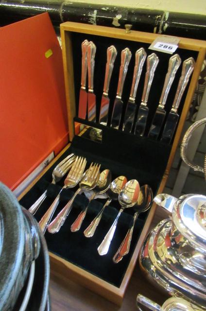 CANTEEN OF CUTLERY Image