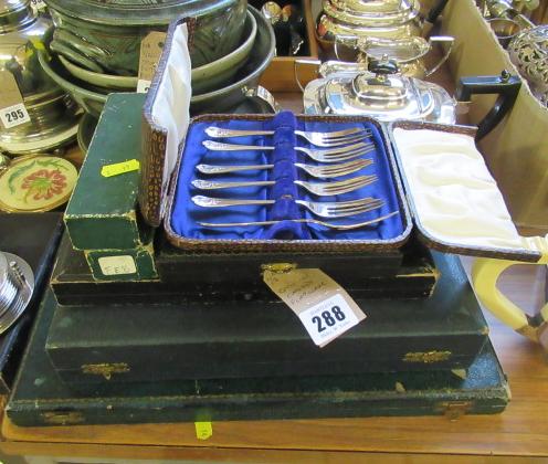 QUANTITY OF CASED FLAT WARE Image