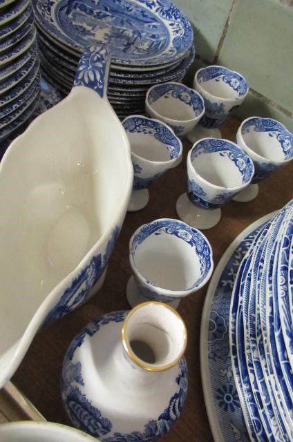 LARGE QUANTITY OF SPODE BLUE AND WHITE DINNER WARE Image
