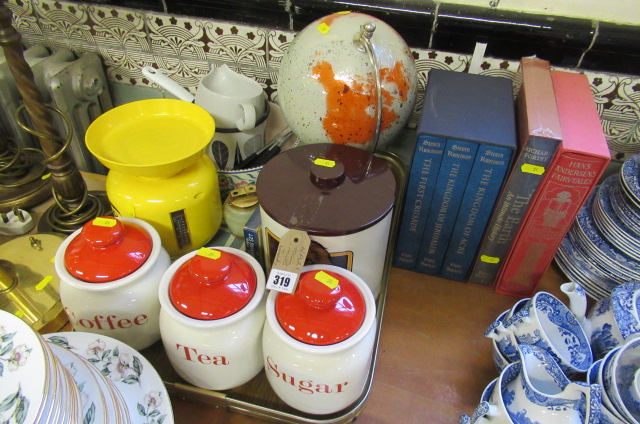 TRAY OF MISCELLANEOUS ITEMS INCLUDING BOOKS Image